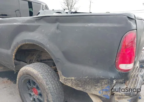 2003 Ford F-250 Lariat/Xl/Xlt z USA, uszkodzony, nr VIN 1FTNX21L33EA54020